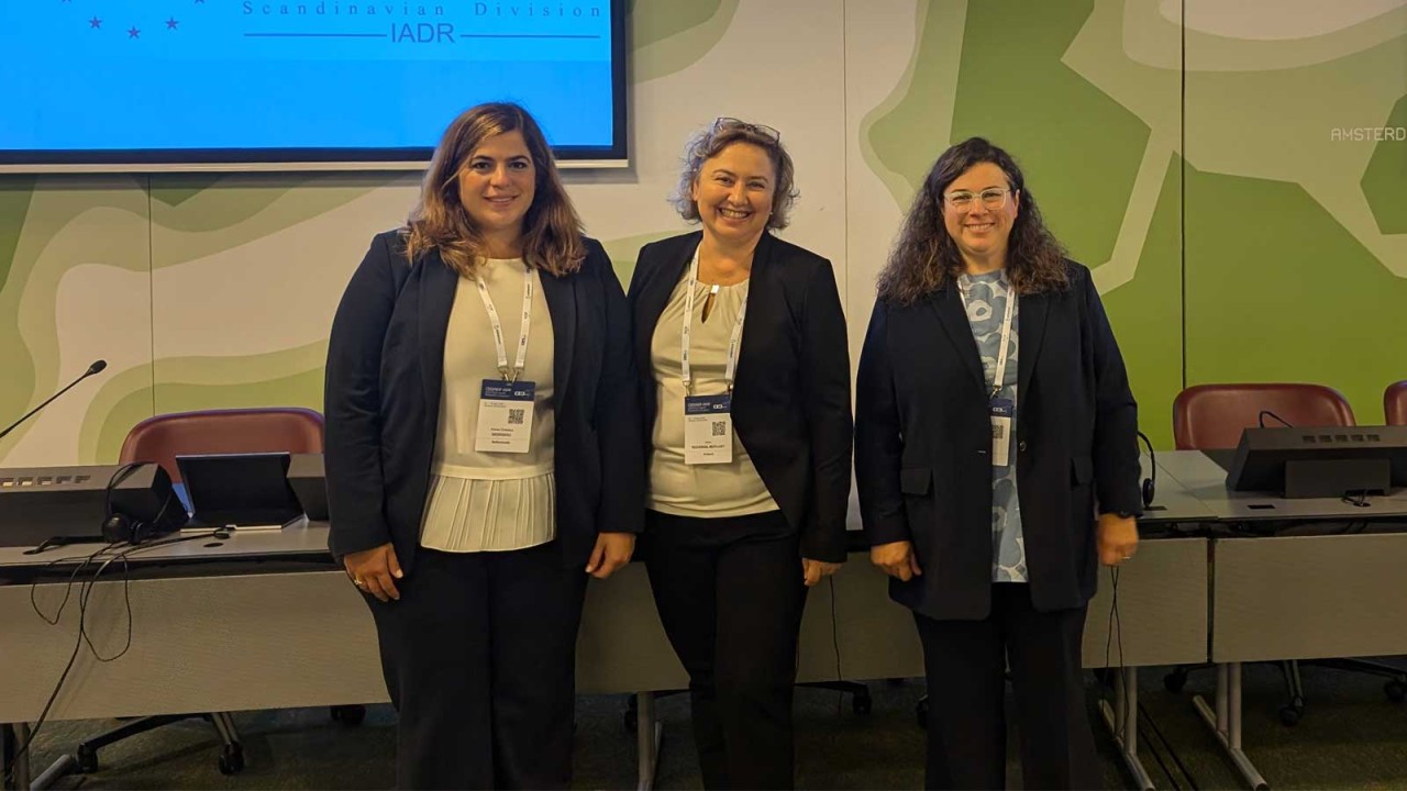 Professeur Arzu Tezvergil-Mutluay, Dr Janine Schweppe et le jeune ambassadeur CED-IADR.