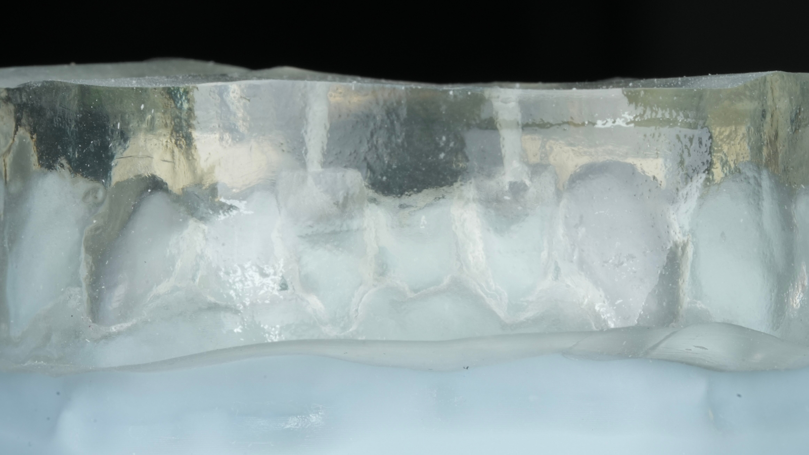 Wax-up et réalisation de clés transparentes avec canaux d’injection.