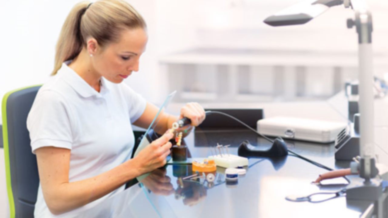 Prothésistes Dentaires