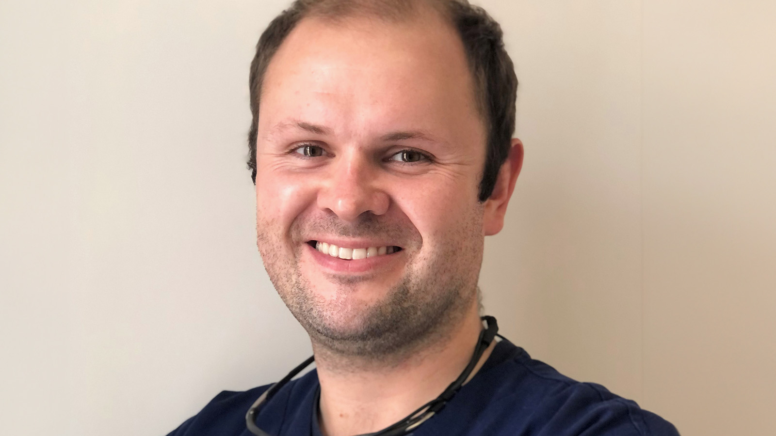 Dr. Fraser Tait, Royaume-Uni.